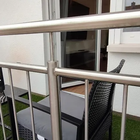 1 Bedroom W King Size Bed, 3 Min To Rab * 람스타인-미젠바흐
